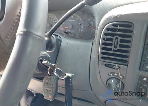 2002 Ford F-150 из США, поврежденный, VIN 02818101290994